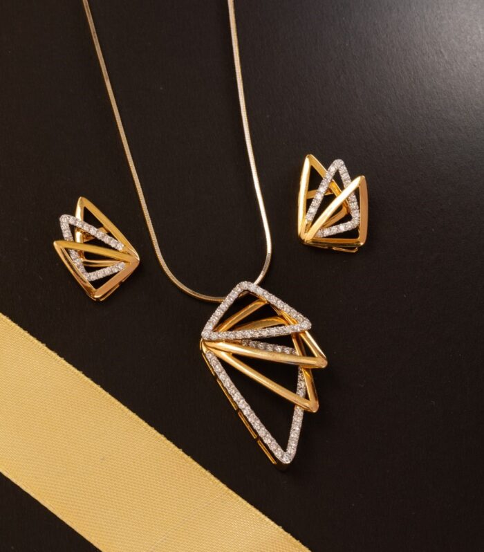 The Geotritrapeze Pendant set