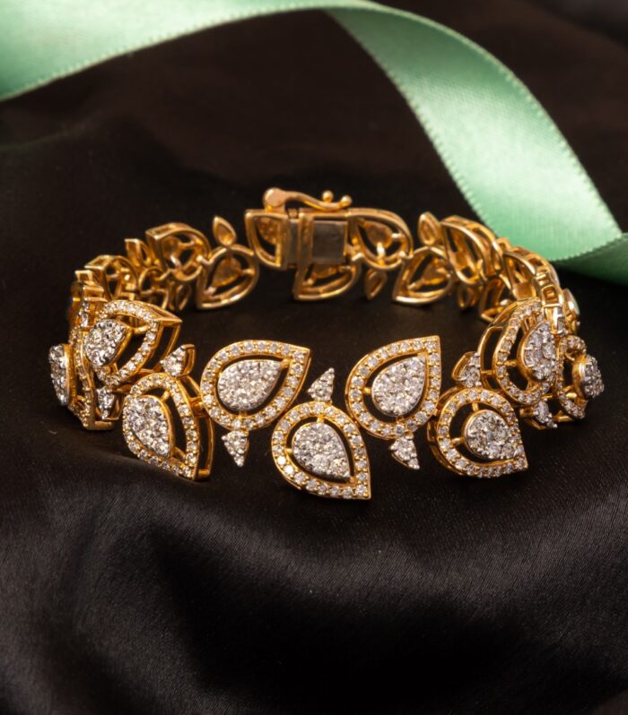 Double string leaf bracelet