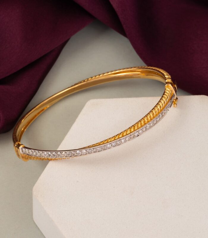 The Cross Dia Bracelet