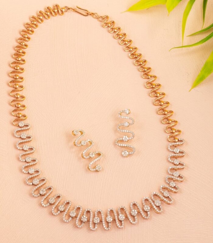 The Midwave Point Necklace