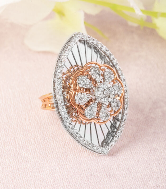 The Base Mirror Grandlur Ring