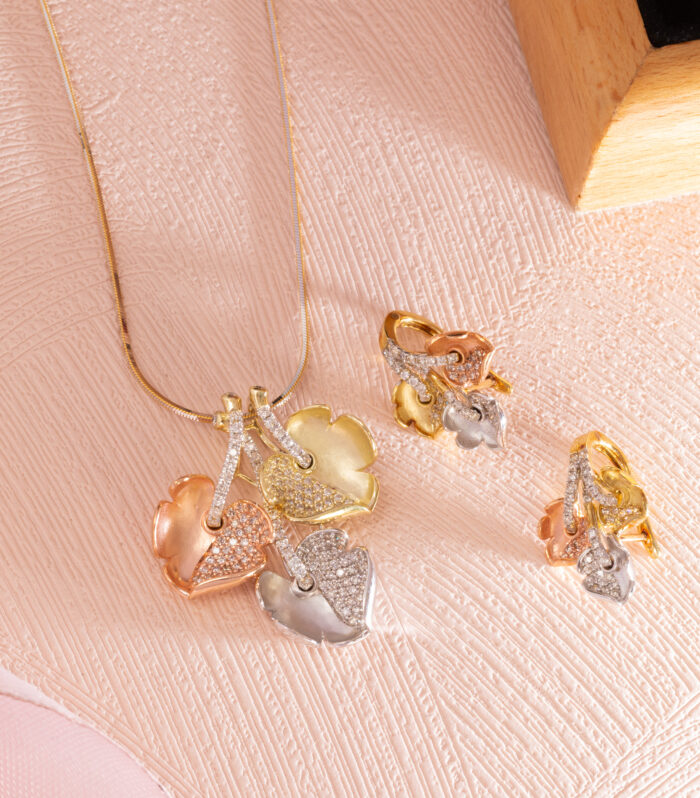 INWARD TRI LEAF PENDANT SET