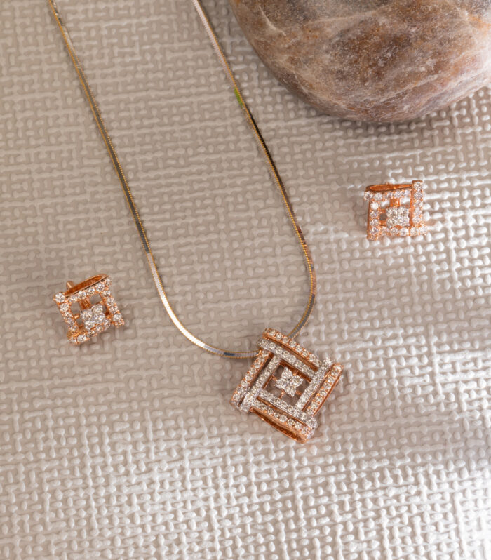 SQUARE DIACYL PENDANT SET