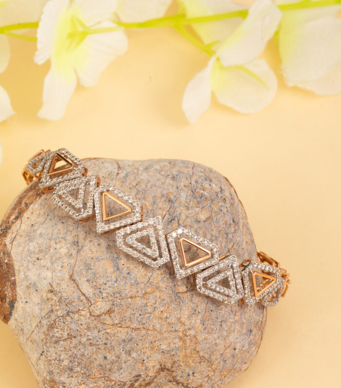 Dia Upside Down Bracelet