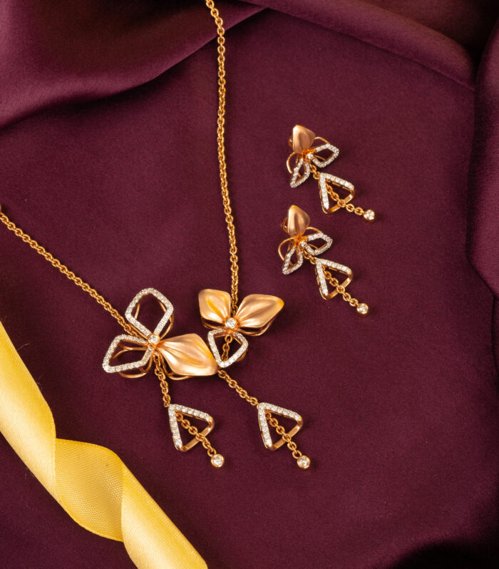 TRI LEAF NECKLACE
